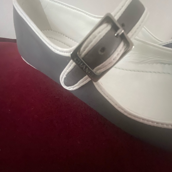Vintage CHANEL Spring/Summer 2008 Maryjane flats. Gray/White. Leather. Size 38. - Picture 10 of 12